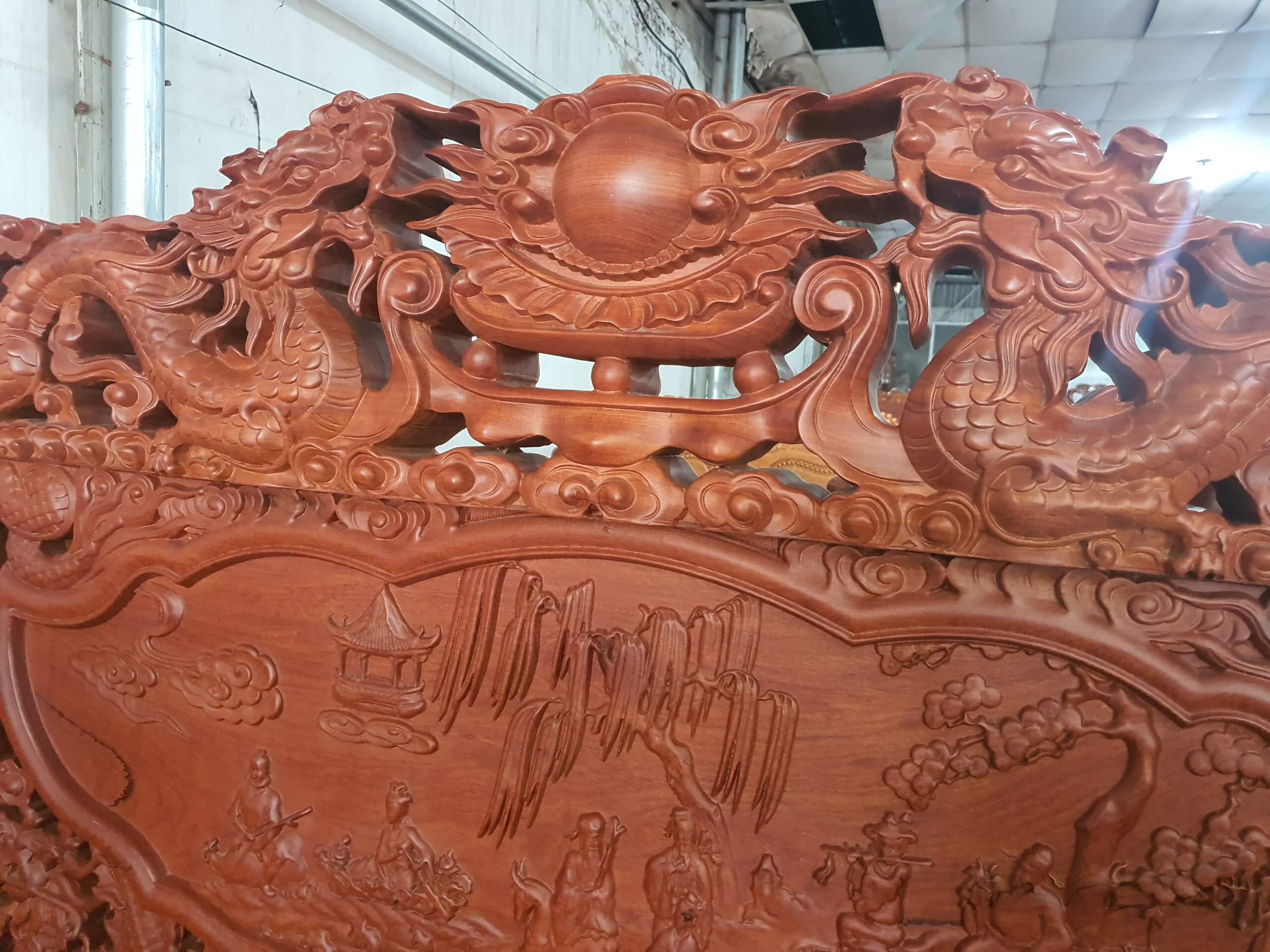 lưỡng long tranh châu