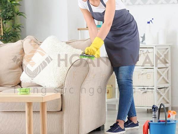 Lưu ý trong quá trình vệ sinh bàn ghế